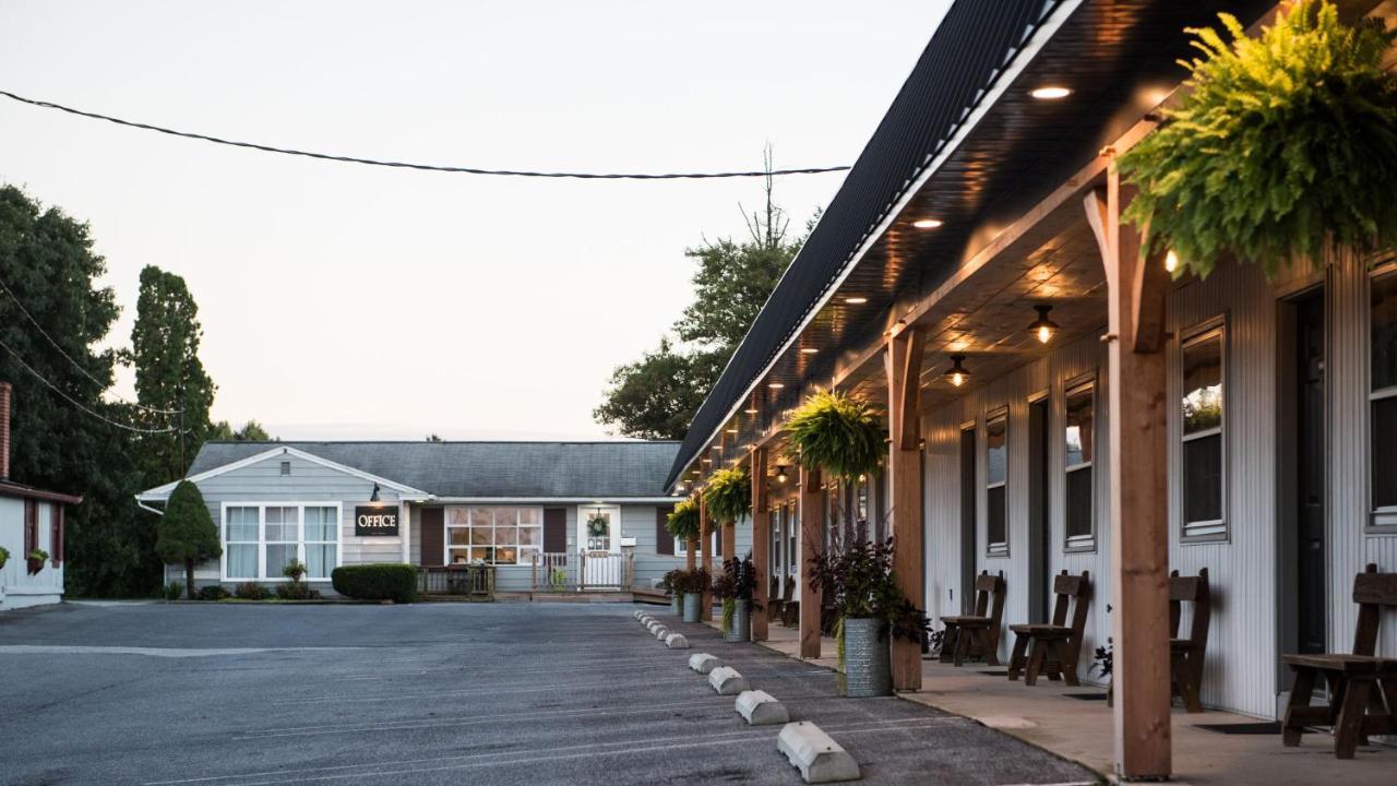 The Carriage House At Strasburg Hotell Exteriör bild